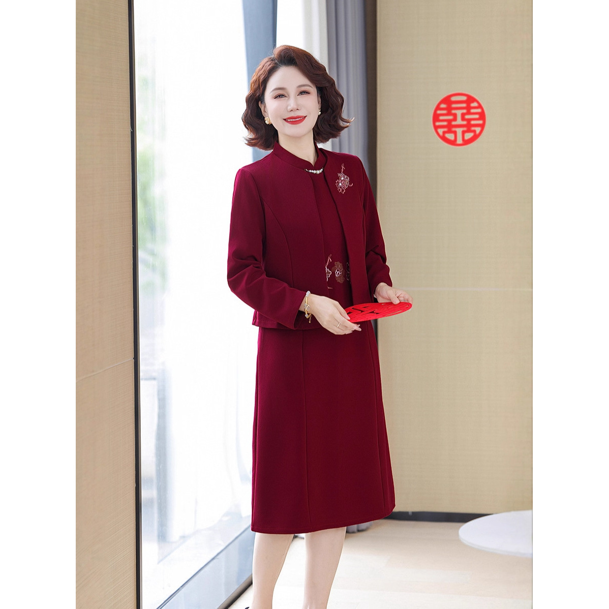 喜婆婆婚宴新款妈妈年轻礼服两件套高级感高端秋冬两件套装连衣裙