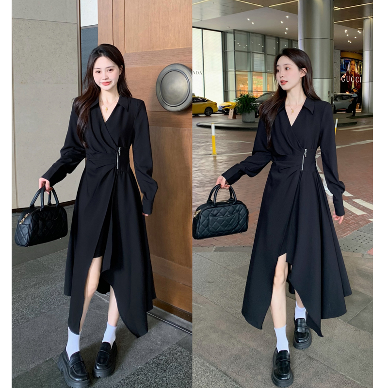 大码女装秋季新款气质设计感V领不规则收腰显瘦连衣裙洋气小黑裙