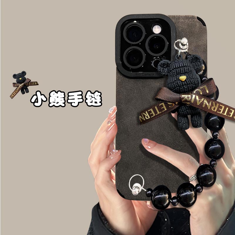 适用苹果16promax华为oppo女vivo小米卡通小熊手链翻毛皮手机壳