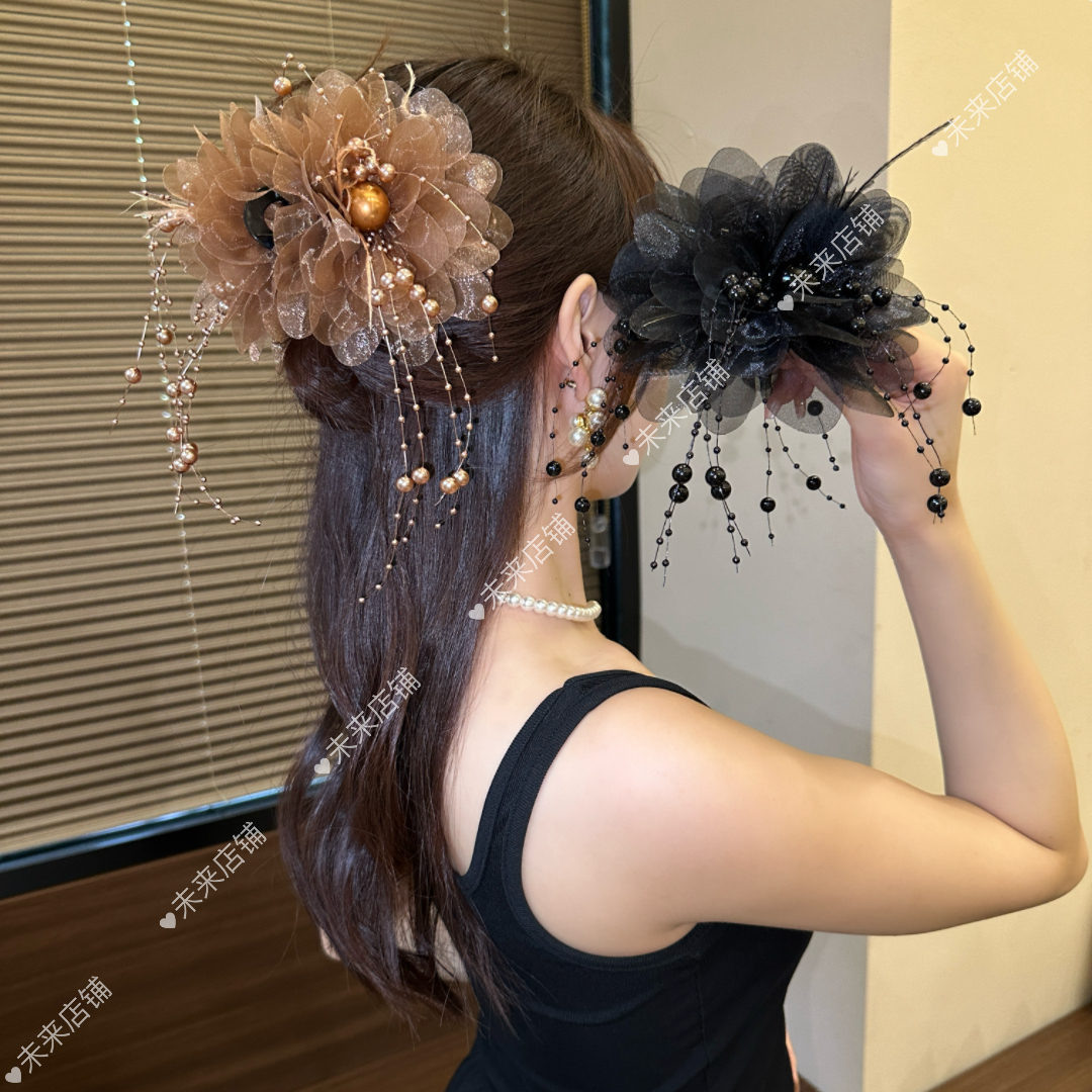 高级感牡丹花流苏抓夹女2025新款毛毛发夹后脑勺显发量鲨鱼夹头饰