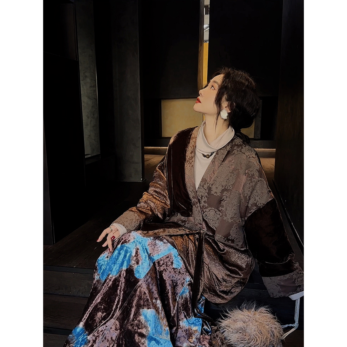 三吉黑花【长安梦】女款2024新款设计款斜门襟中式羽绒服流行爆款