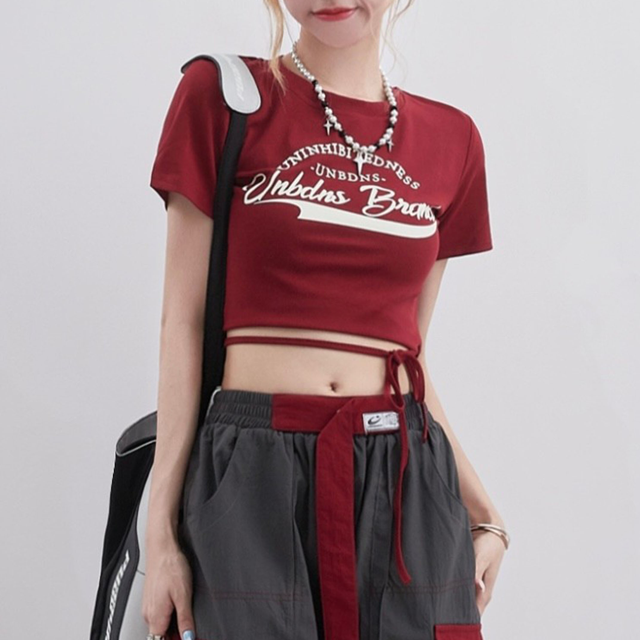 EMO辣妹 复古红色短袖T恤女夏国潮字母印花绑带修身短款露脐上衣