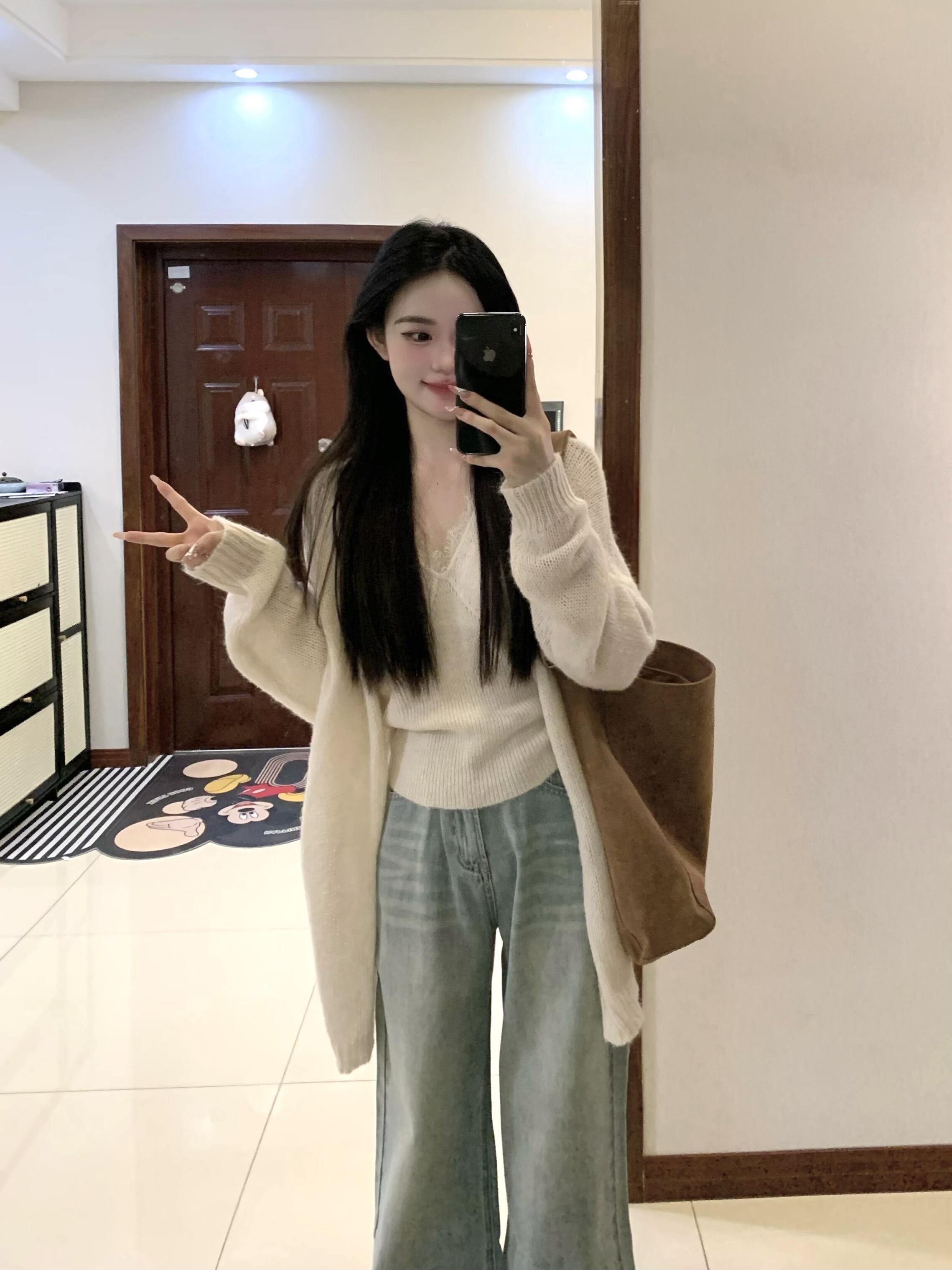 慵懒风搭配三件套女2024秋冬新款针织背心开衫高腰阔腿牛仔裤套装