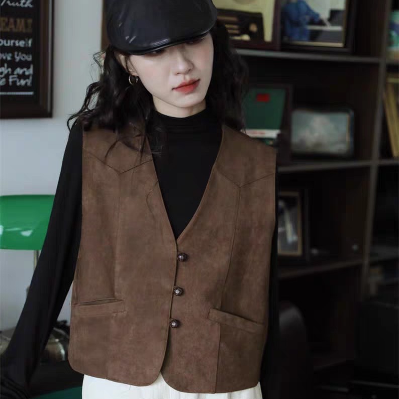 复古叠穿马甲背心女春秋2024新款V领百搭休闲美拉德短款马夹外套