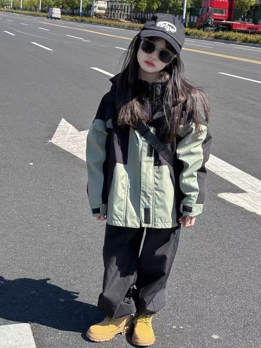 女童拼接三合一可脱卸连帽冲锋衣秋冬中大童保暖加绒加厚风衣外套