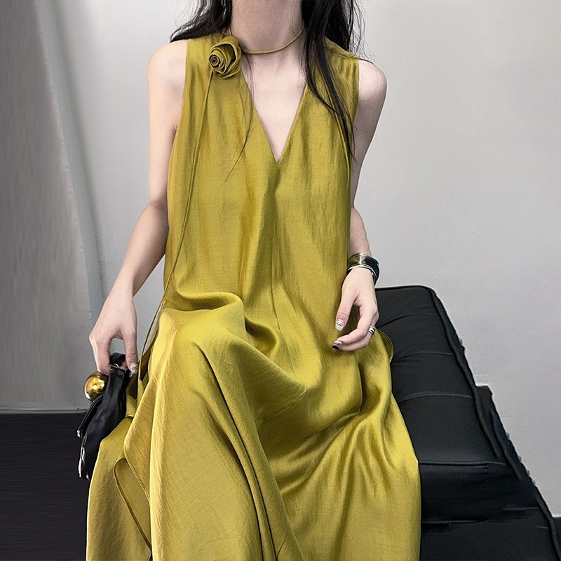 法式气质V领无袖连衣裙女夏季高级感时尚立体花朵显瘦开叉长裙