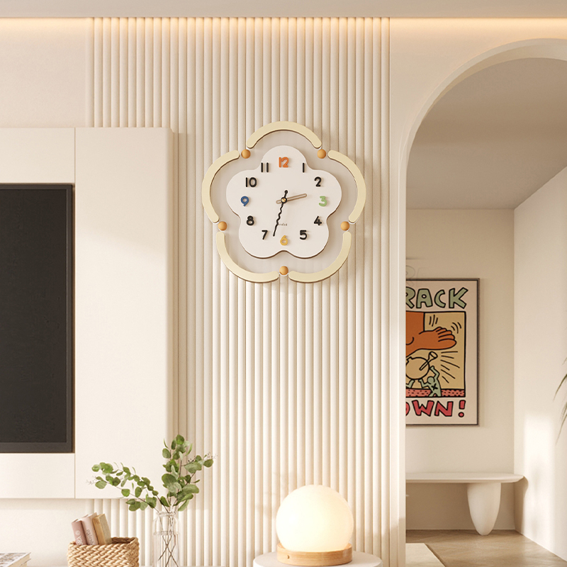 美世达创意客厅挂钟2025新款家用挂墙钟表简约现代奶油风静音时钟