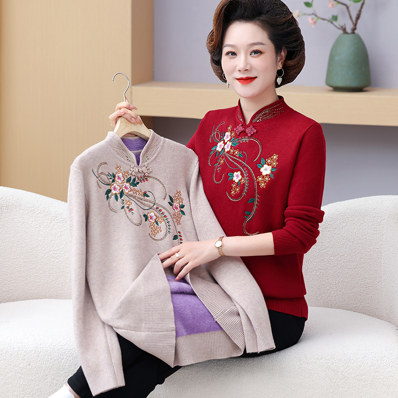 重工绣花旗袍领妈妈装秋冬加绒加厚一体绒保暖民族风毛衣