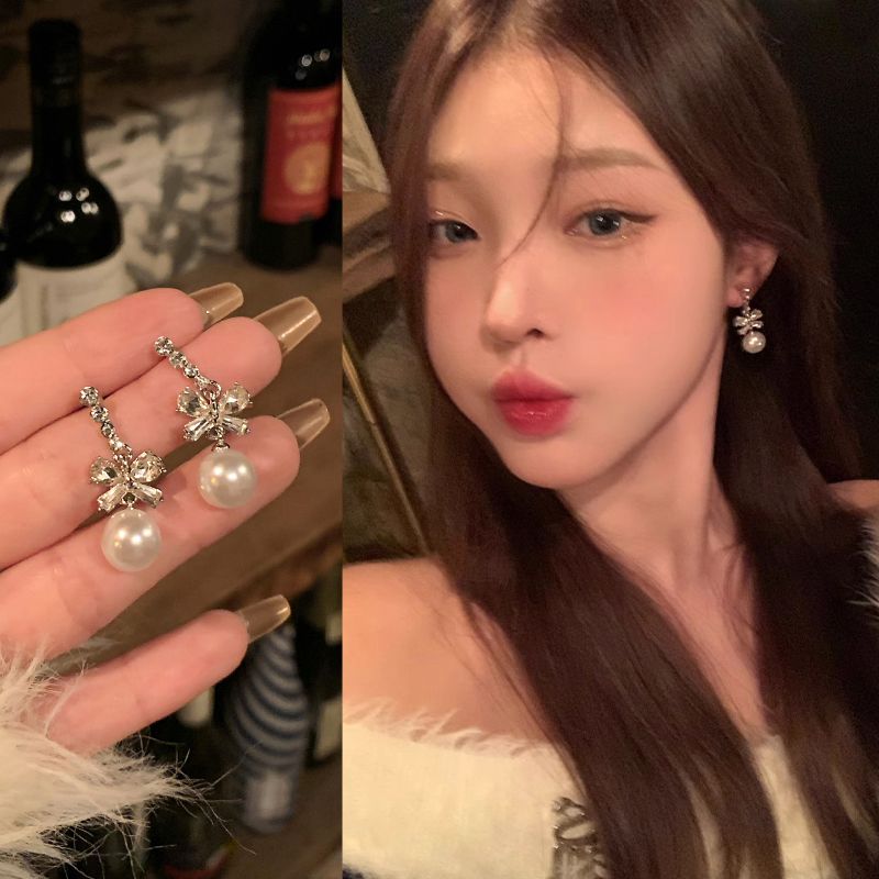 合金仿珍珠耳饰 新款设计吊坠耳钉秋冬高级感小众气质高级感耳饰