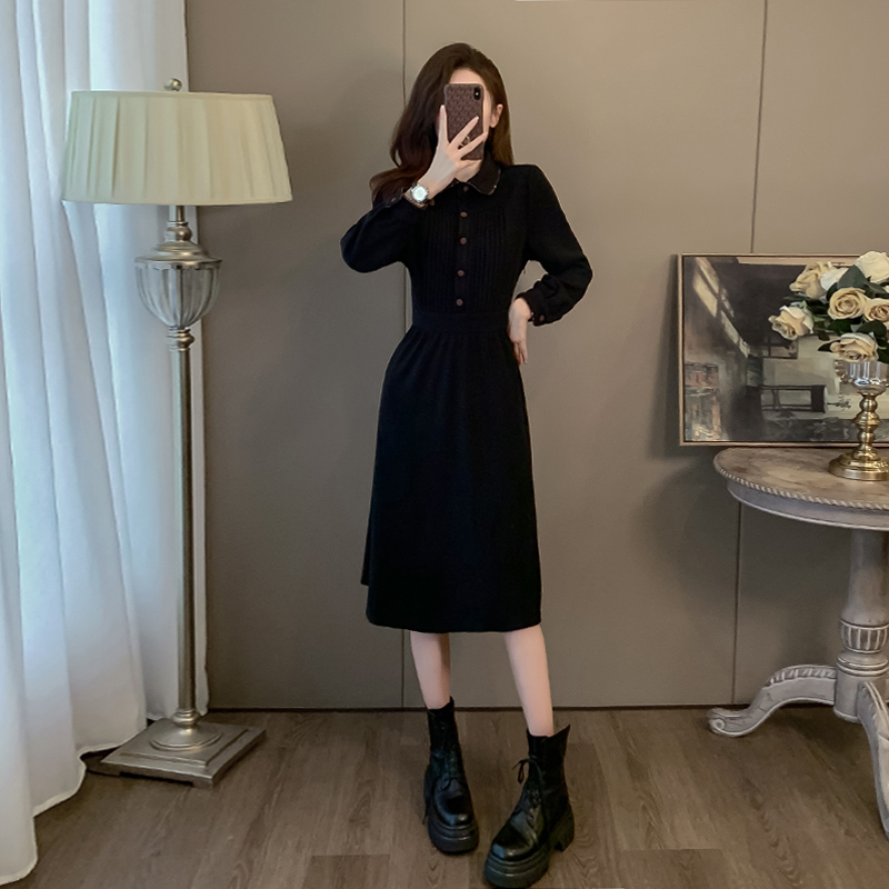 赫本风黑色气质连衣裙女秋冬2024新款小个子长袖显瘦收腰针织裙子