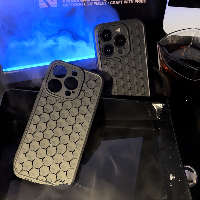 趣味壳高级蜂窝散热适用苹果15/13手机壳iPhone14promax防摔12/11
