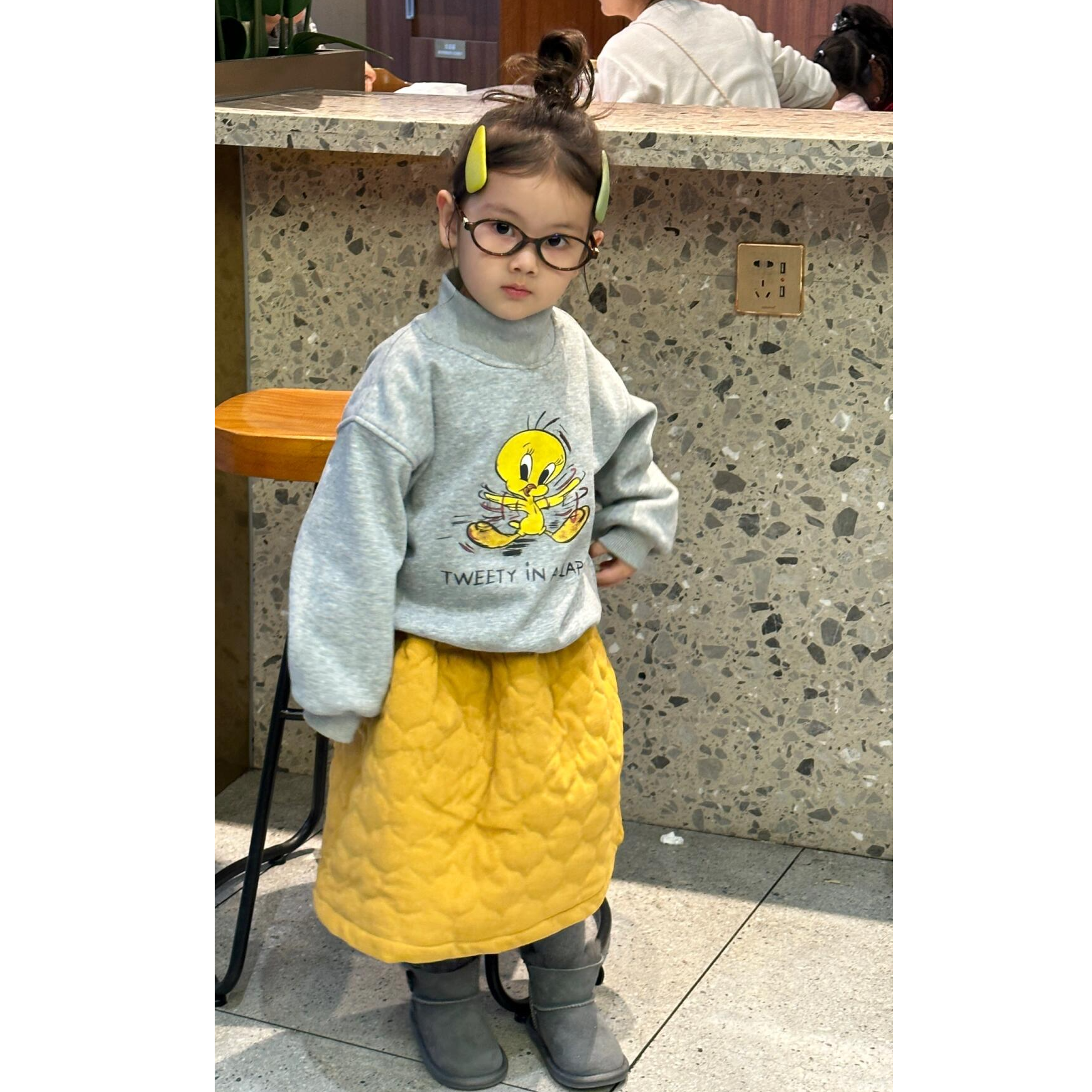 甜小七2025冬季新款韩版休闲女童卡通加绒半高领卫衣纯色棉裙套装