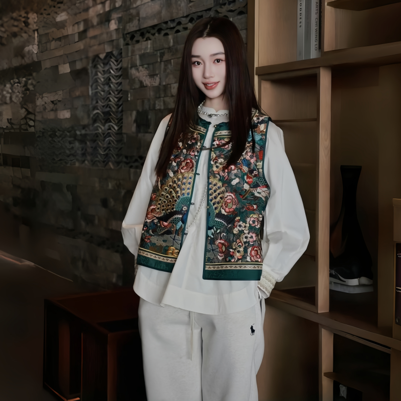早春国风刺绣马甲国风万物复苏孔雀开屏刺绣马甲中式重工绣花马夹