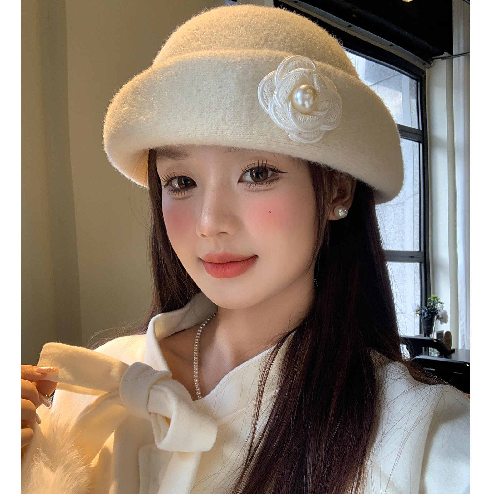 千金风山茶花珍珠礼帽女秋冬季赫本风显脸小贝雷帽法式高级感盆帽