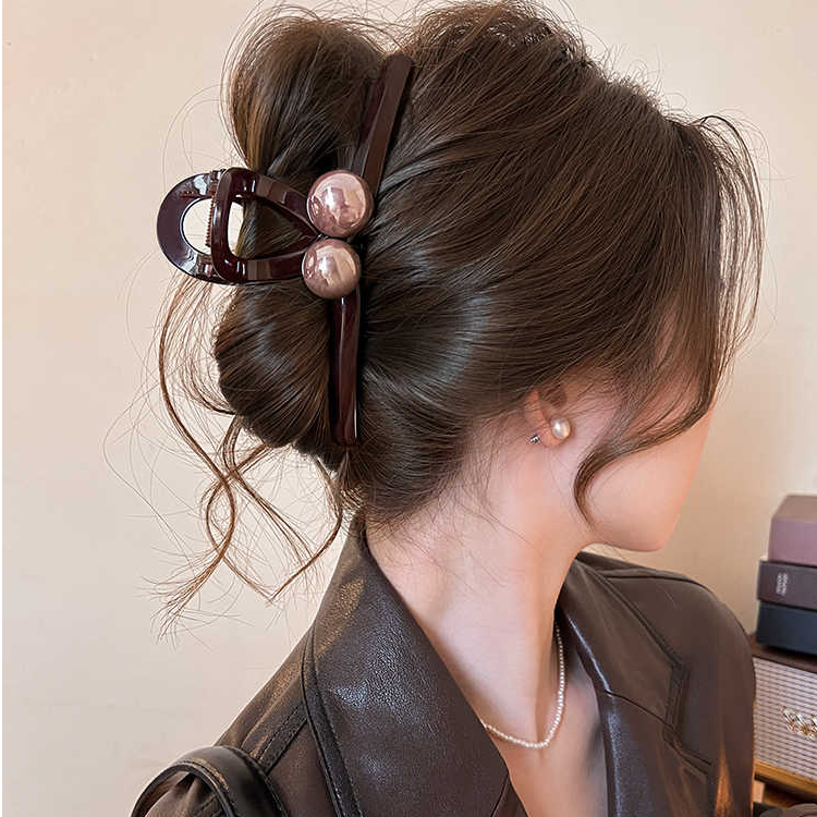 早春高级感珍珠抓夹大号鲨鱼夹发夹女2025新款后脑勺盘发夹子发饰