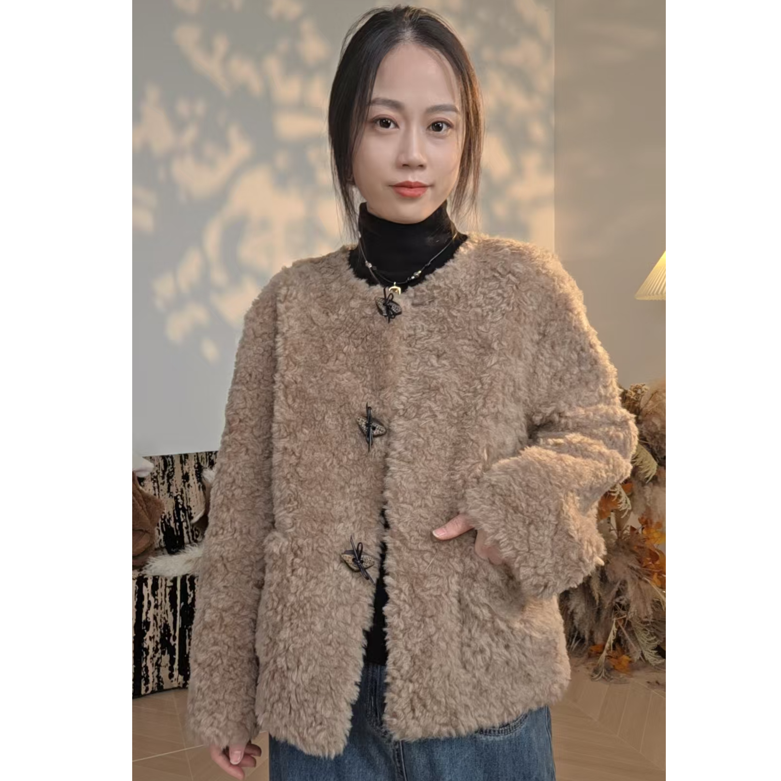 短款时尚宽松短外套潮牌女装厚款网红上衣气质小个子羊剪绒