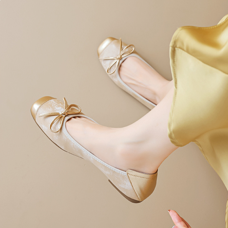 柔软舒适法式单鞋女平底蝴蝶结奶奶鞋软底浅口银色玛丽珍鞋高级感