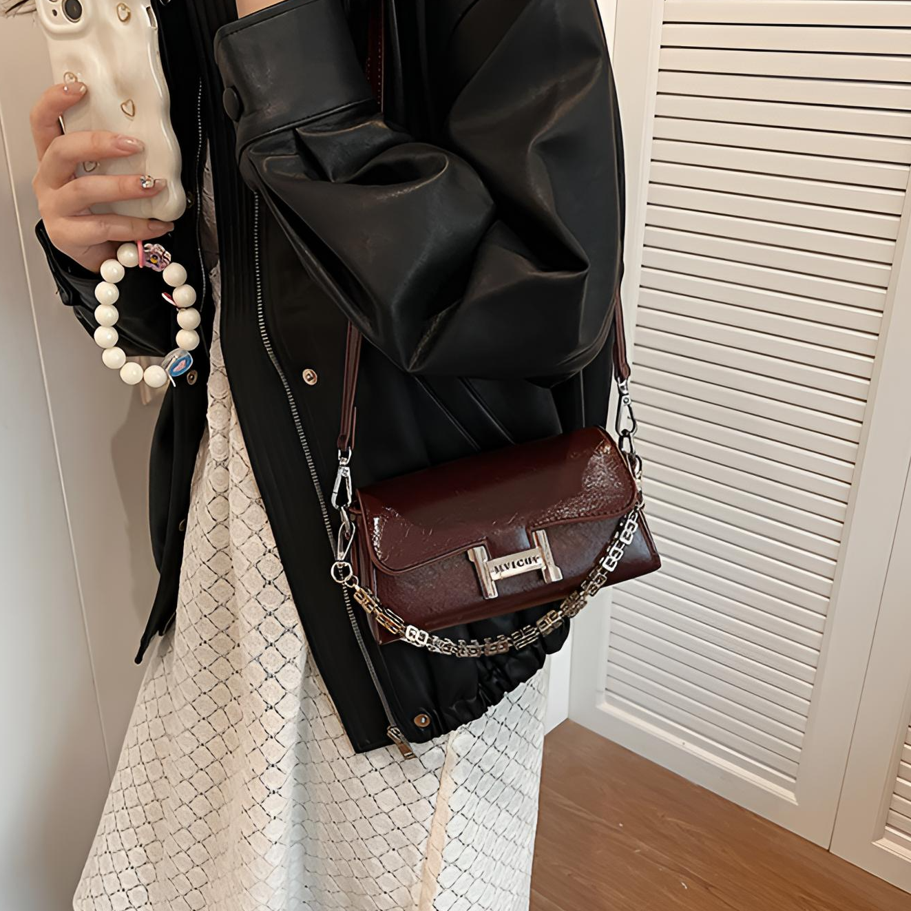 春夏季高级感小众斜挎包包女2025新款光面手提超火链条单肩手机包