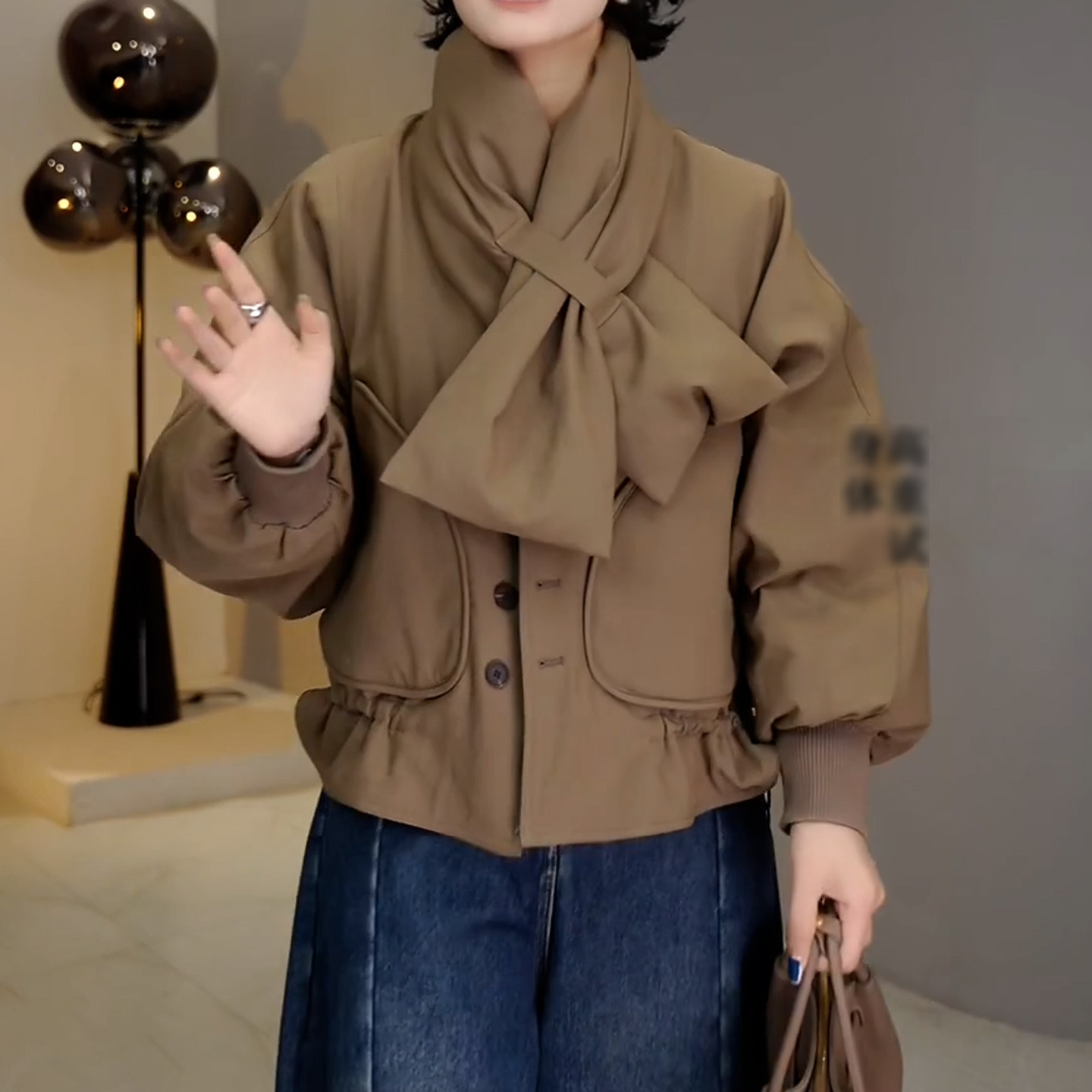 时尚百搭V领长袖棉服外套女2025秋冬设计感宽松显瘦短款夹棉上衣