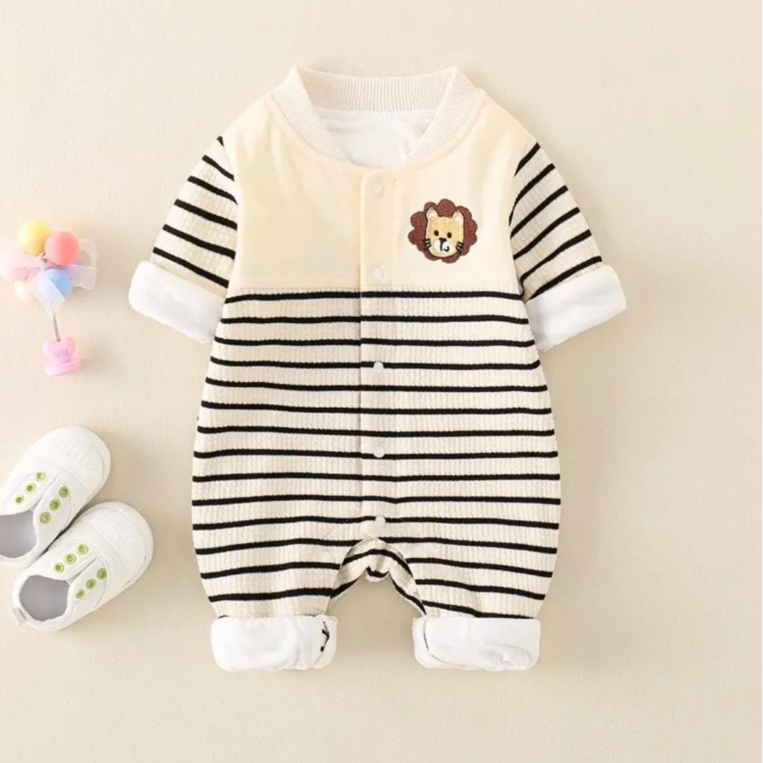 超萌婴儿秋装衣服新生宝宝可爱小狮子棒球服哈衣3个月宝宝衣服