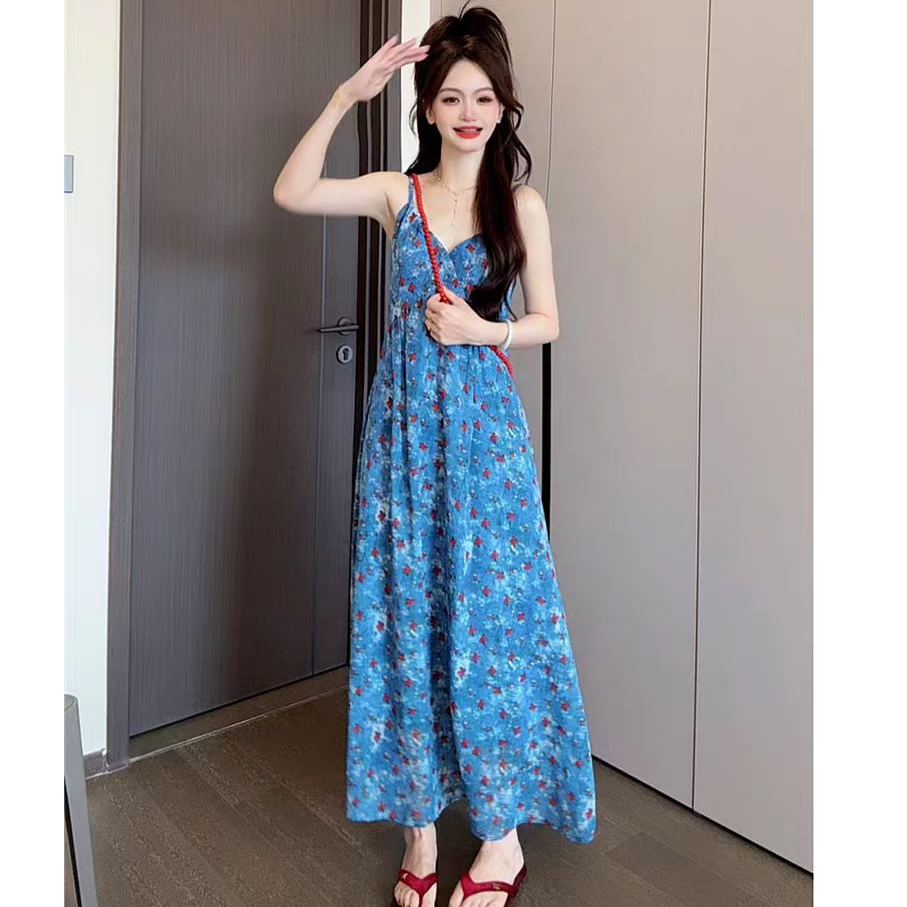 法式蓝色碎花吊带连衣裙子女早秋2025新款流行爆款海边度假风长裙