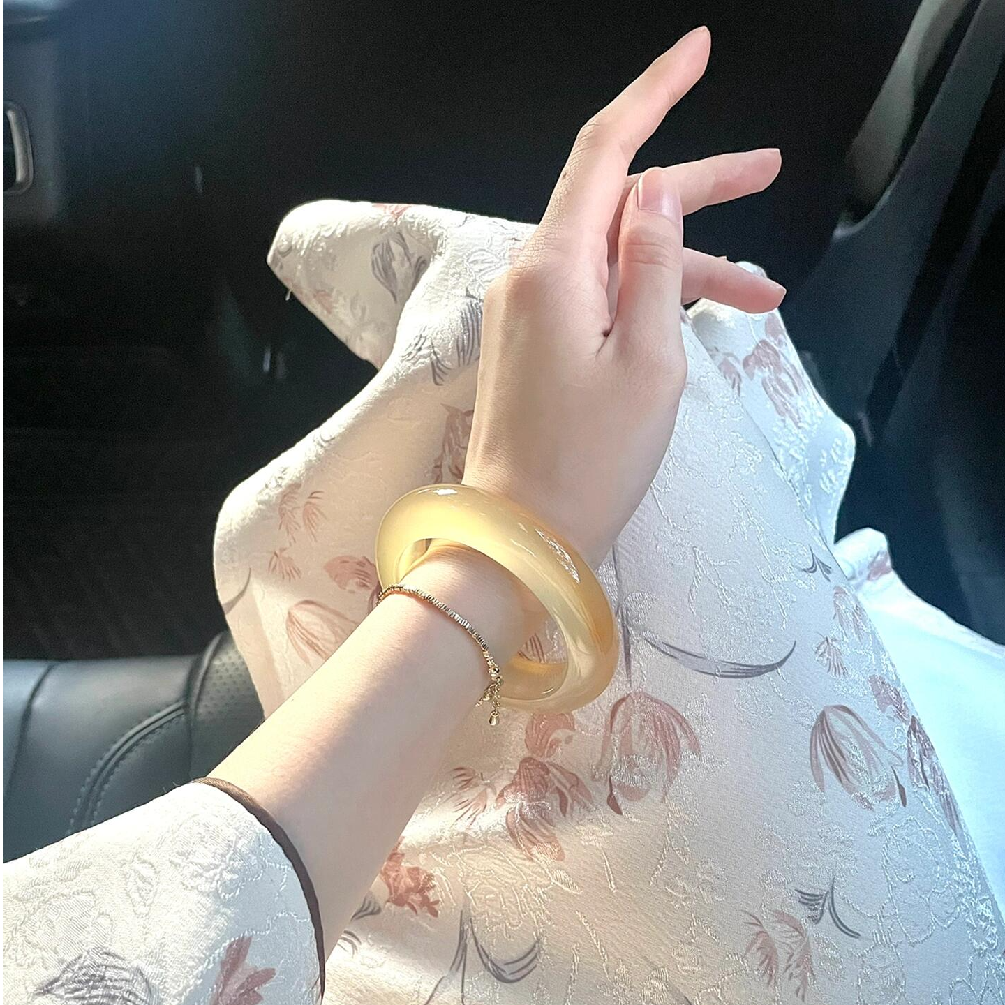 天然保真轻奢爆款香槟金蜂蜜水玛瑙玉髓手镯送礼女朋友多样性发一