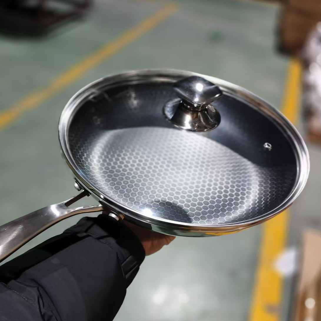 锅厂三兄妹专属28单面胀煎锅加厚款大牌尾单