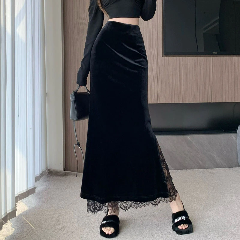 黑色丝绒半身裙女秋冬新款设计感蕾丝拼接高腰显瘦开叉A字鱼尾裙