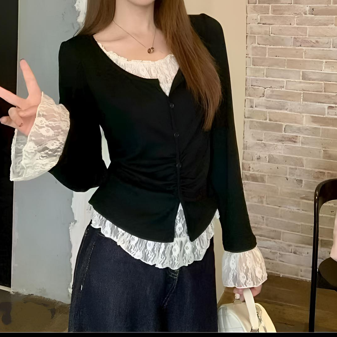 胖mm秋季显瘦遮肉蕾丝拼接上衣女 黑色假两件正肩长袖衬衫女1073