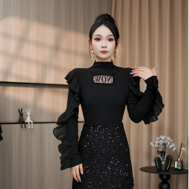 秋冬新款半高领设计百搭字母拼接荷叶袖打底衫长袖薄绒上衣女