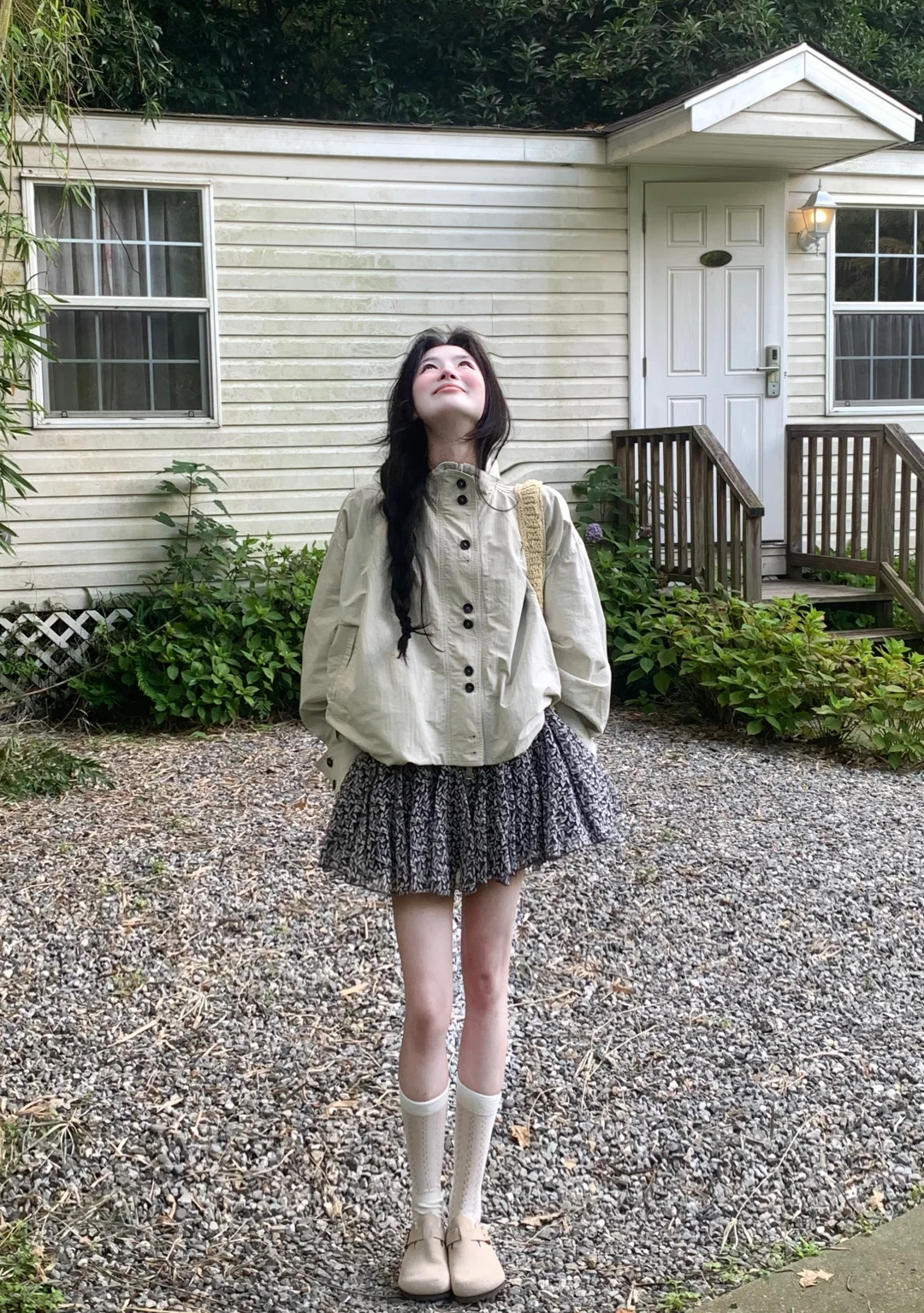 2025早秋新款韩系松弛感穿搭高领冲锋衣外套搭配碎花短裙两件套女