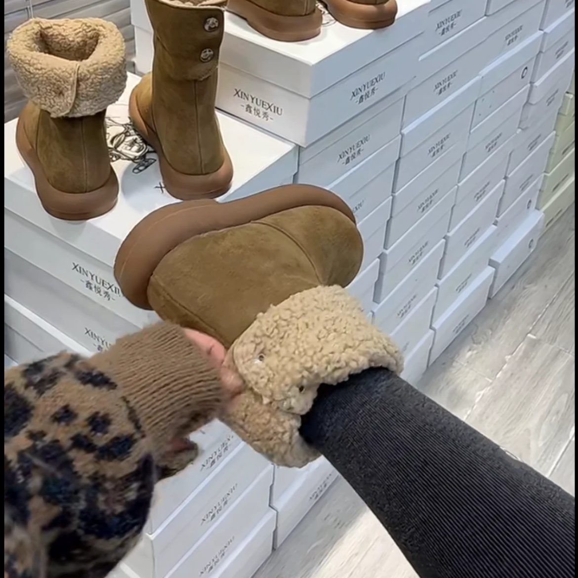 时尚百搭雪地靴女款2025秋冬季新款加绒马丁靴女平底网红两穿短靴