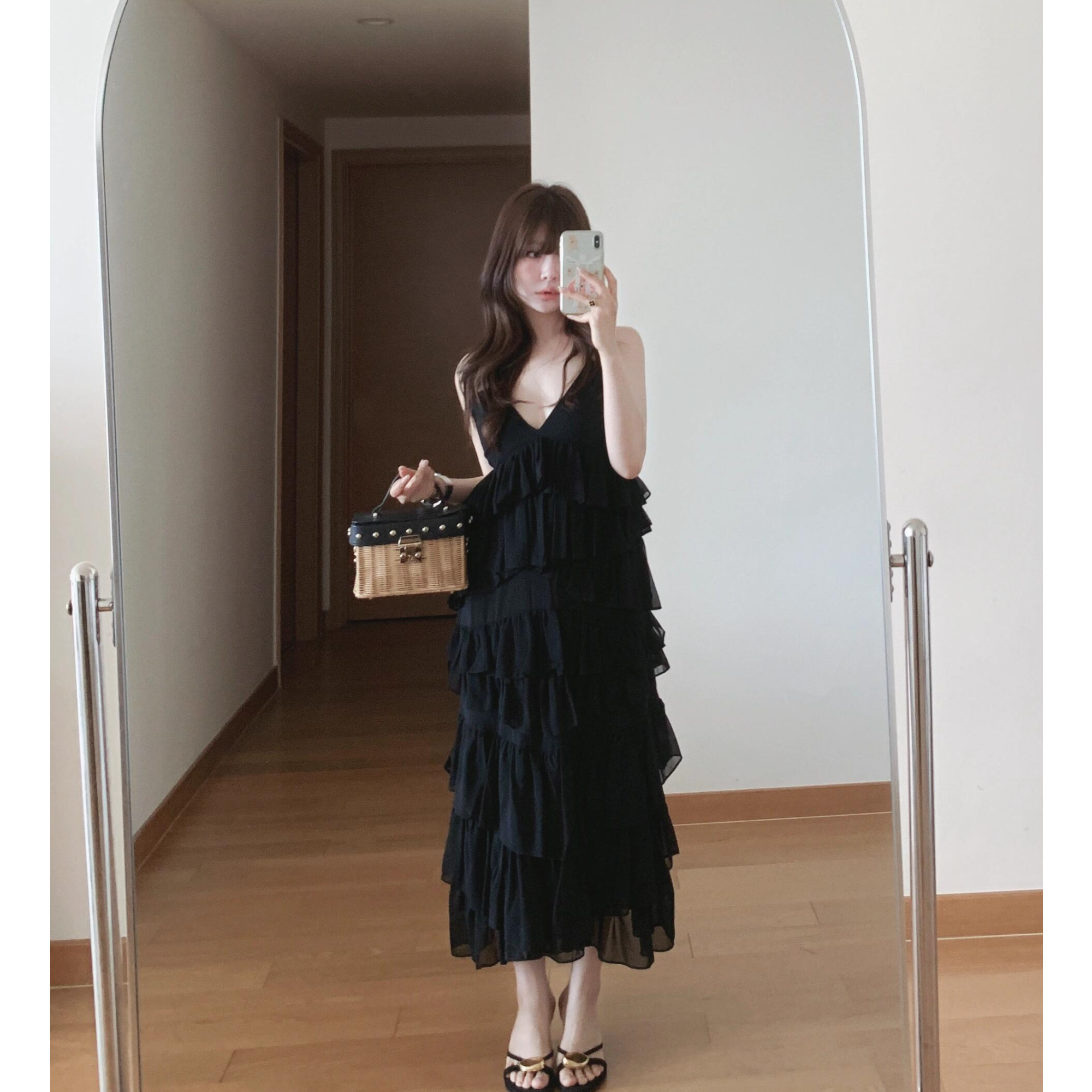 MARIE.COCO夏款黑色轻薄度假沙滩露背法式宽松舒服吊带连衣裙子女