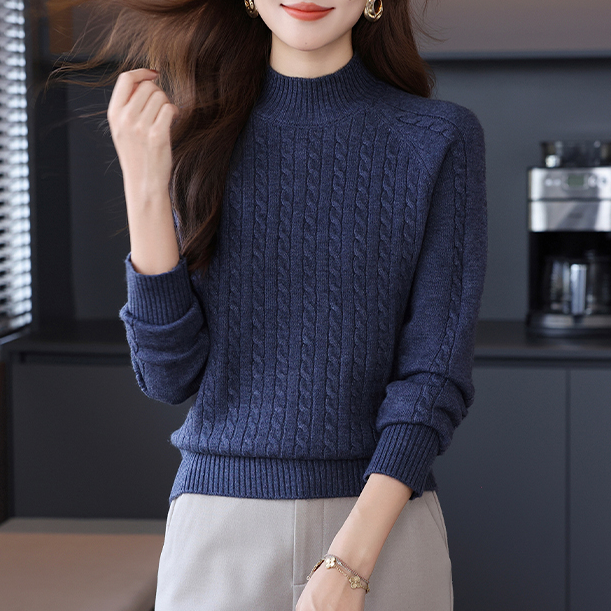 秋冬新款半高领保暖纯色麻花冬季长袖毛衣洋气时尚宽松针织衫