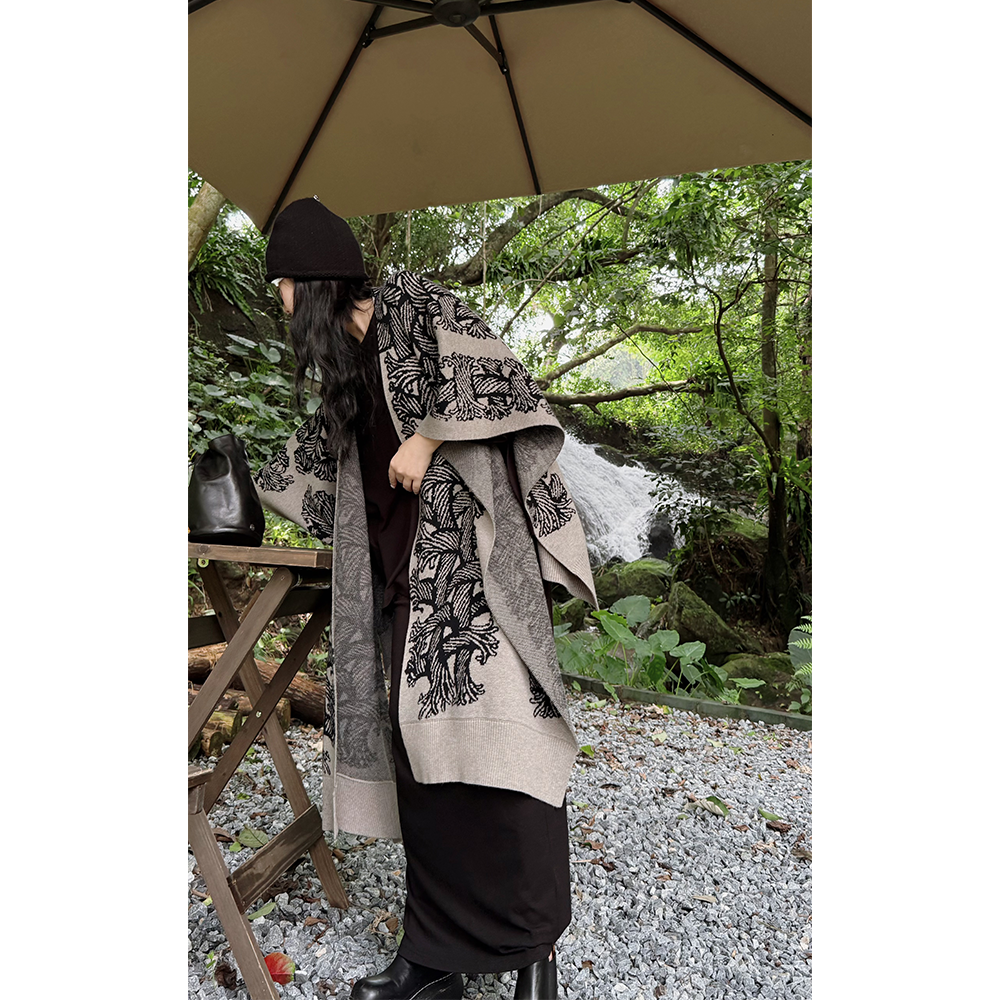 LA CALLA扭结披肩杏色复古羊毛提花宽松围脖披肩L1527