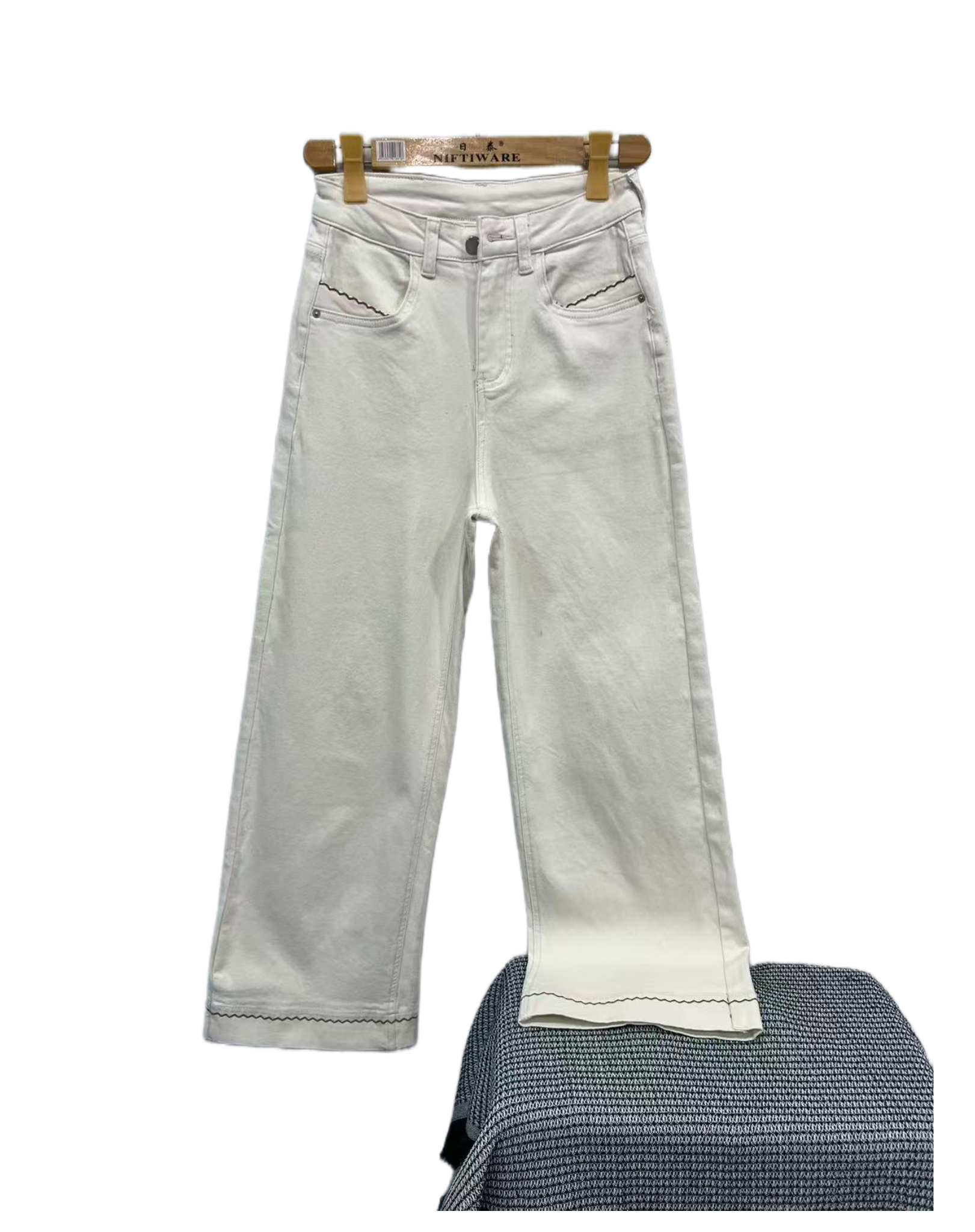 A 1011  线条装饰  口袋  慵懒风  简约  时尚  牛仔裤