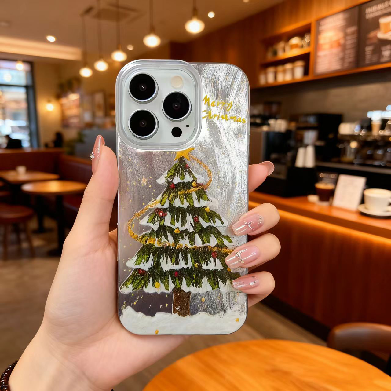 圣诞树羽纱大孔手机壳适用iPhone17promax节日秋冬华为vivo