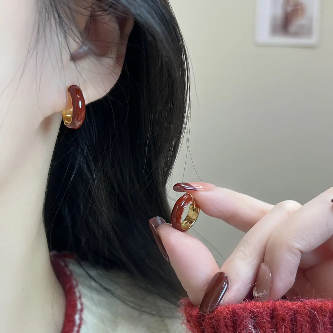铜合金耳饰 法式复古红色滴釉耳圈气质轻奢百搭耳环女小众设计