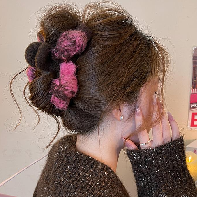 莓莓生巧~头发抓夹女毛绒蝴蝶结鲨鱼夹发量大发夹2025新款发饰秋