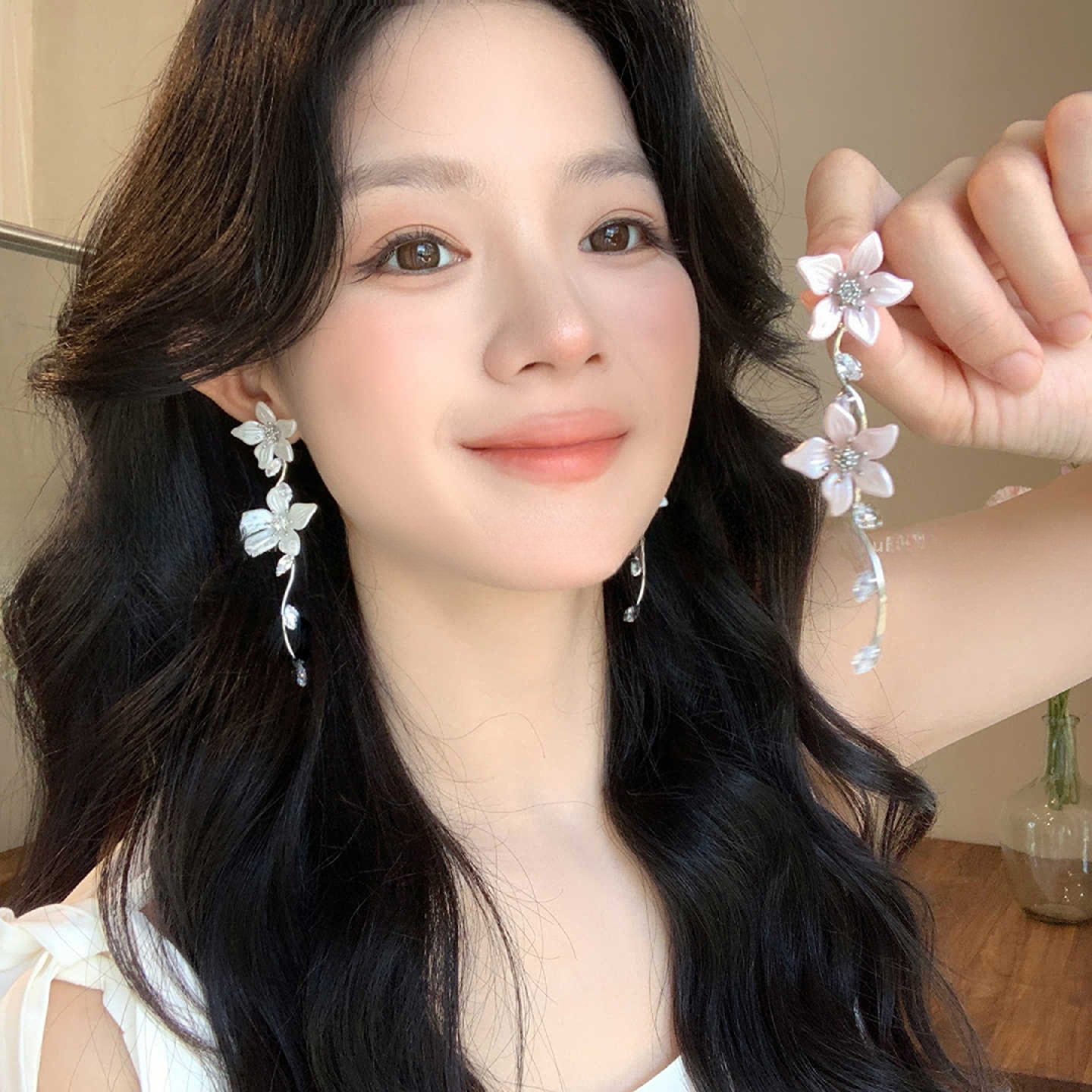 铜合金耳饰 温柔风花朵锆石流苏耳环女轻奢高级感独特设计精致