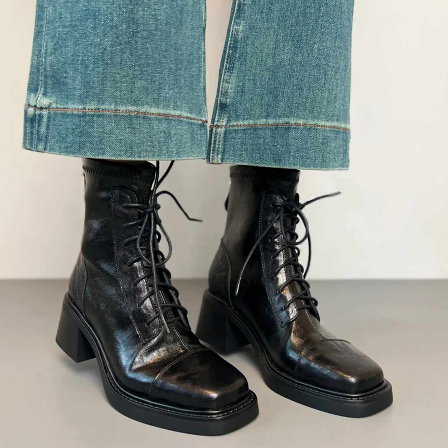 真皮英伦风马丁靴女款2025新款黑色好看高跟瘦瘦短靴子粗跟骑士靴