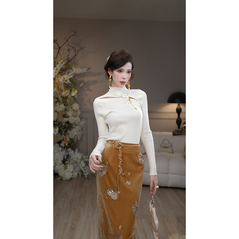 彼得潘大叔《溪山渔隐》设计感镂空半高领上衣亮片丝绒半裙套装