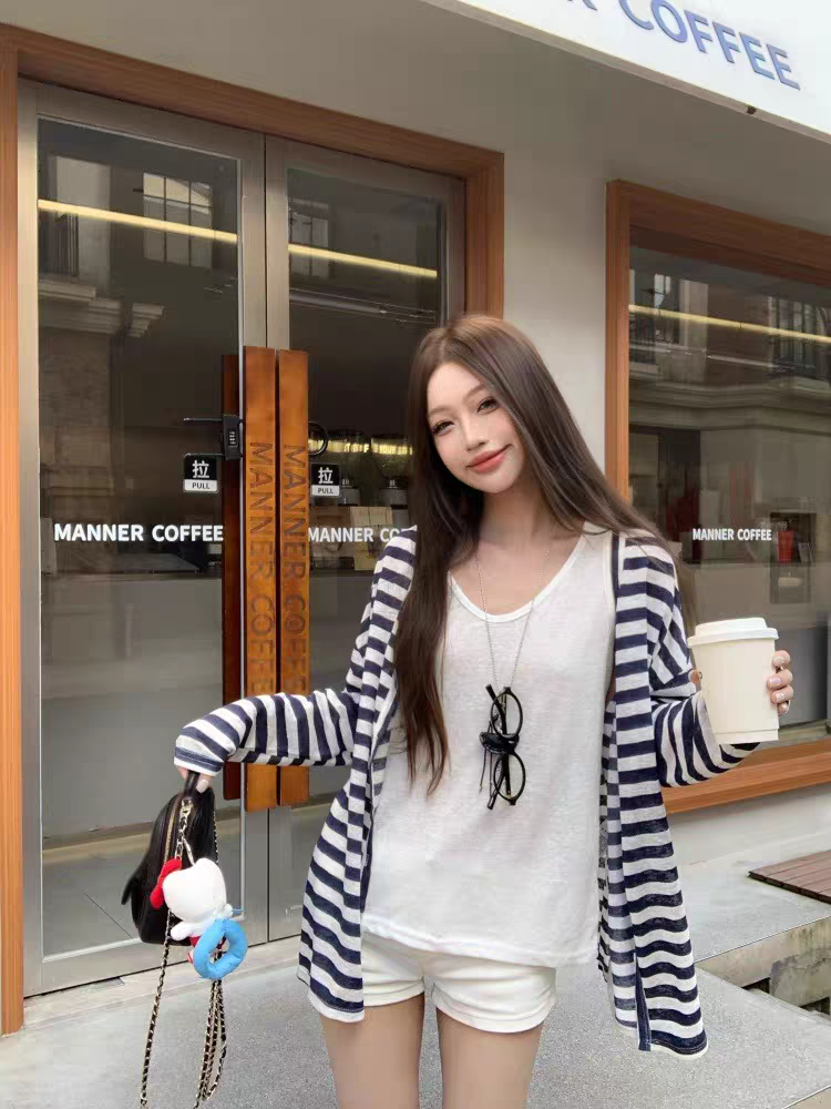 2025早秋新款慵懒风设计感条纹好看宽松防晒长袖衬衫休闲时尚外套