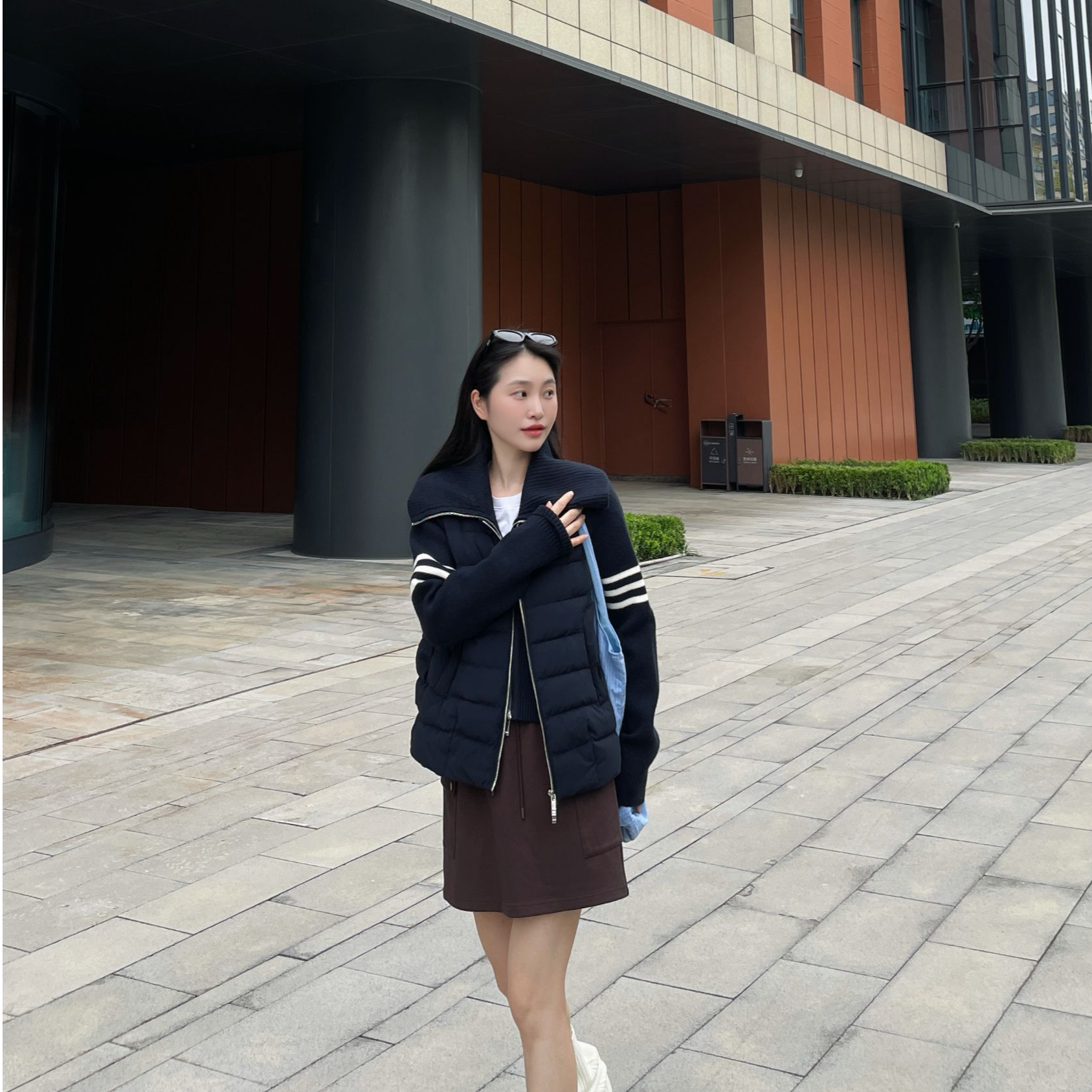 俪妍【LIVELY·YAN】25秋季款羽绒服42340针织拼接条纹