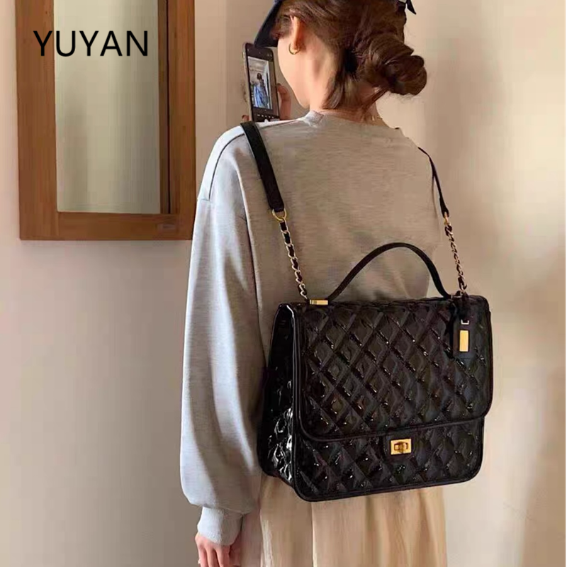 双肩包包女2025小众设计手提菱格背包大容量漆皮小香风女包百搭