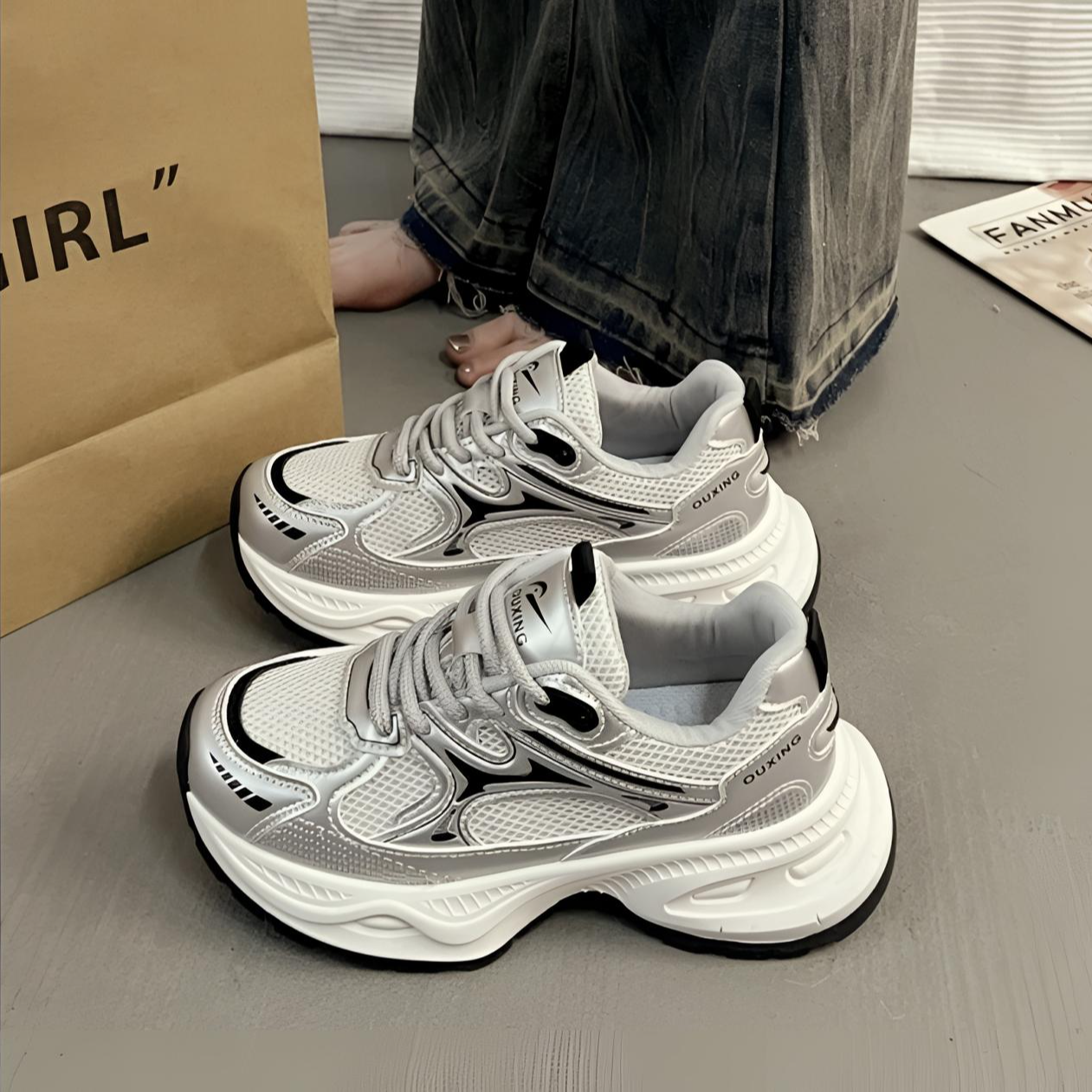 厚底银色老爹鞋女款2025秋季新款软底轻便爆款超火跑步网面运动鞋