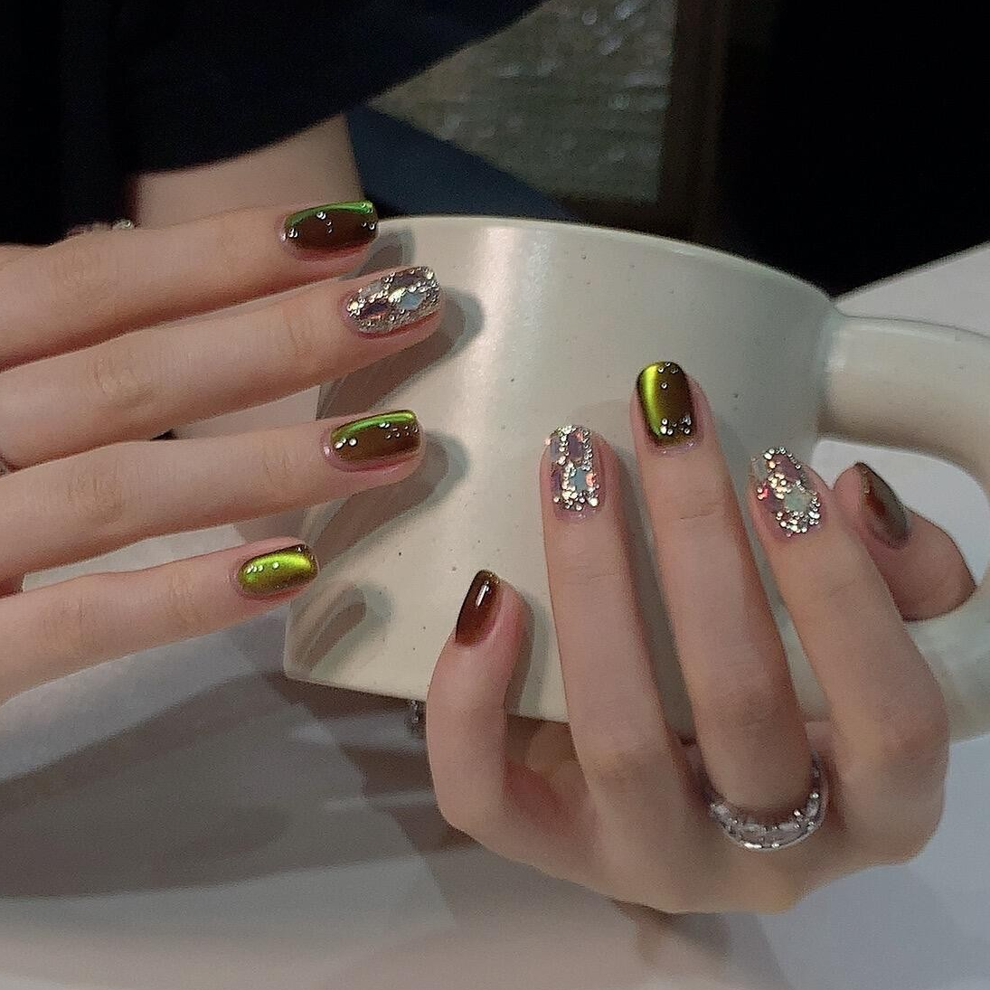 【璀璨秘境】轻奢高级感玻璃珠猫眼美甲穿戴甲短款小众显白穿戴美甲