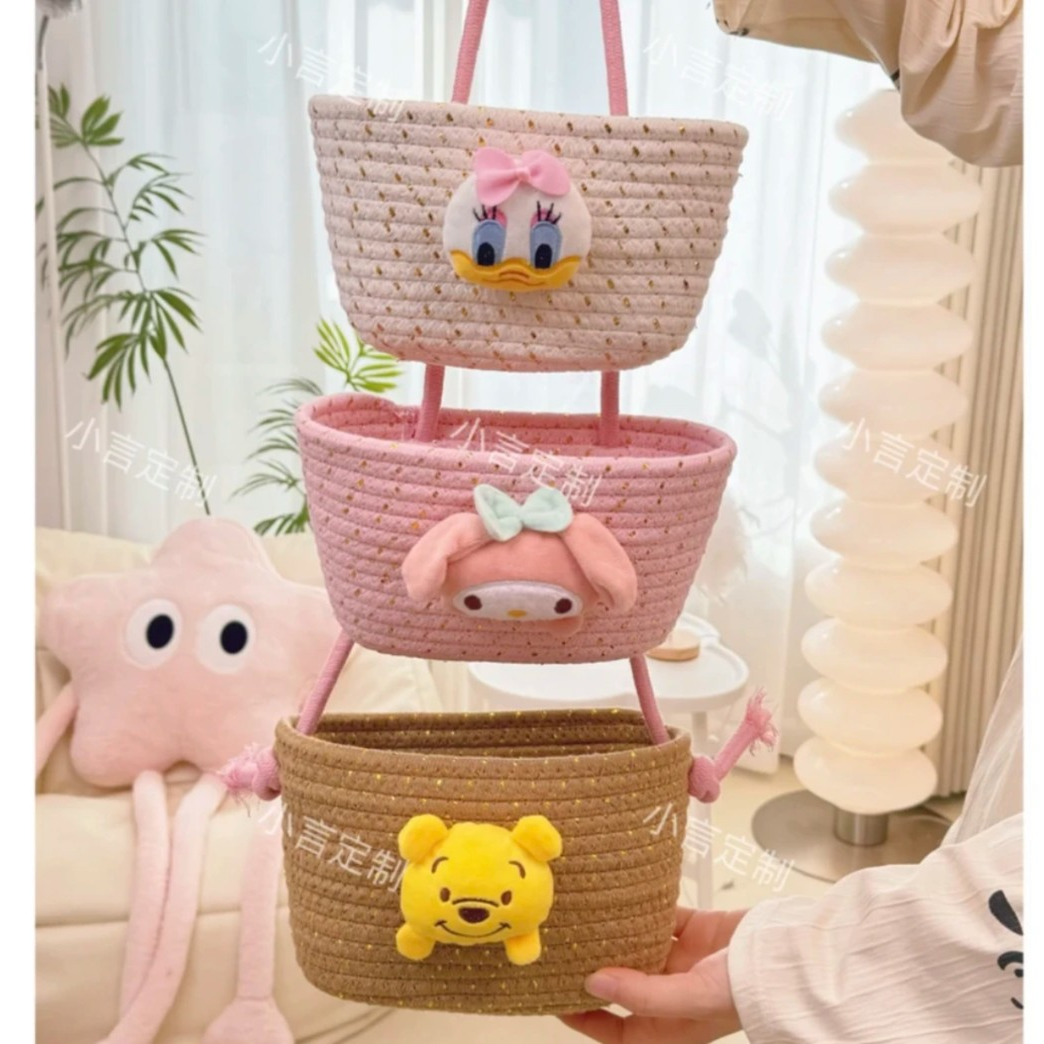 【百货】欧丽维尼熊联名三层挂篮化妆品收纳筐家居壁挂式储物篮可爱