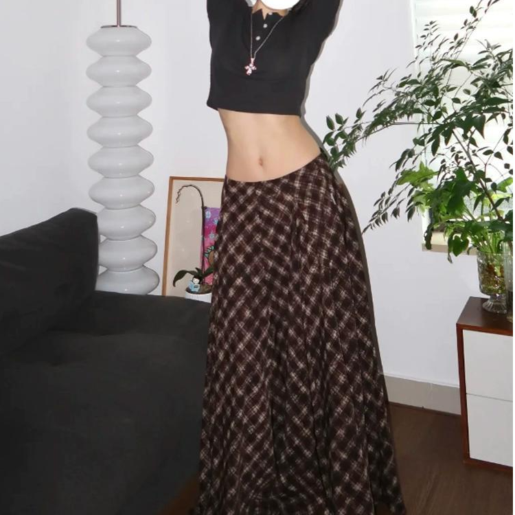 复古百搭棕色轻薄垂坠感大摆长裙女气质百搭高腰遮胯格子半身裙
