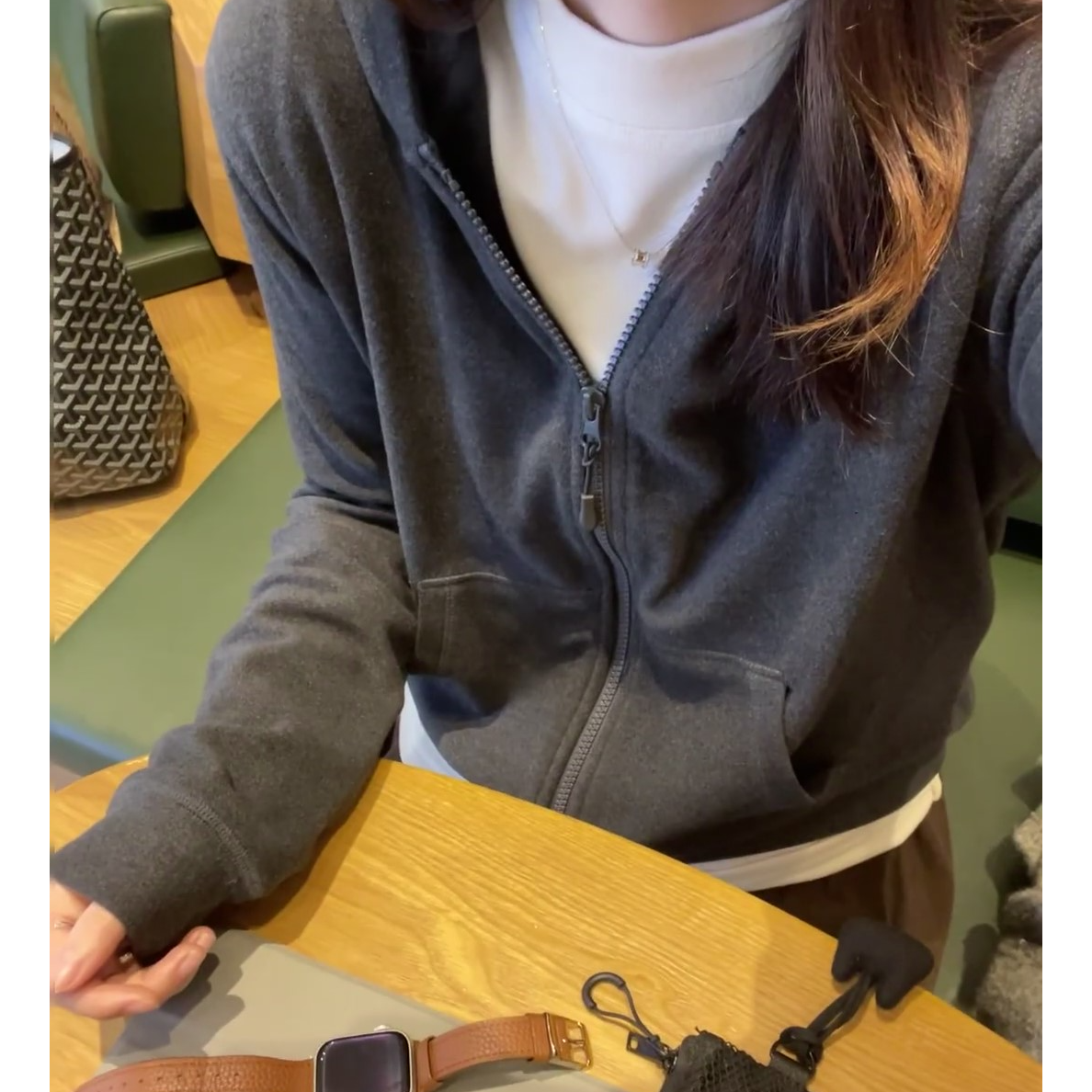 连帽卫衣外套女春秋新款韩版显瘦长袖简约小众设计感棉质减龄上衣